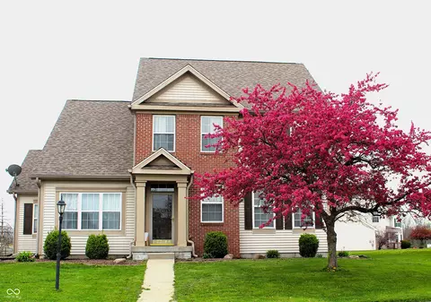 5266 Hickory Lake Dr, Indianapolis, IN 46235