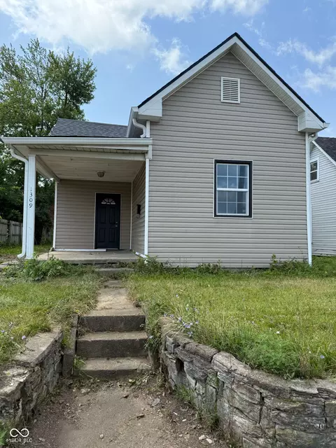 1309 W Memorial Dr, Muncie, IN 47302