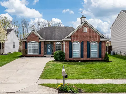 4729 Beach Club Dr, Noblesville, IN 46062