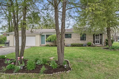 3818 Kessler Boulevard East Dr, Indianapolis, IN 46220