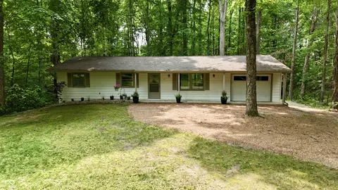 7550 N Lakewood Dr, Unionville, IN 47468