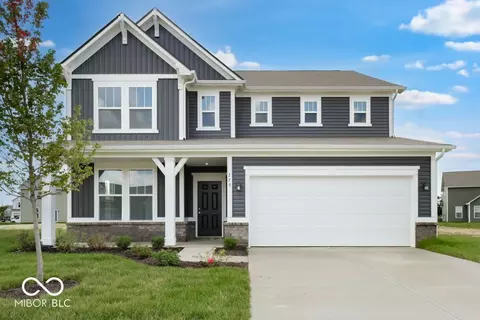 279 Commodore Dr, Pittsboro, IN 46167
