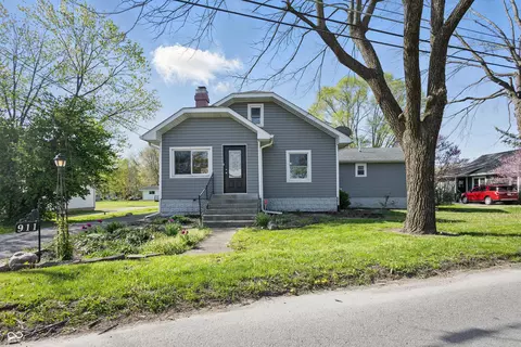 911 W Washington Ave, Shelbyville, IN 46176