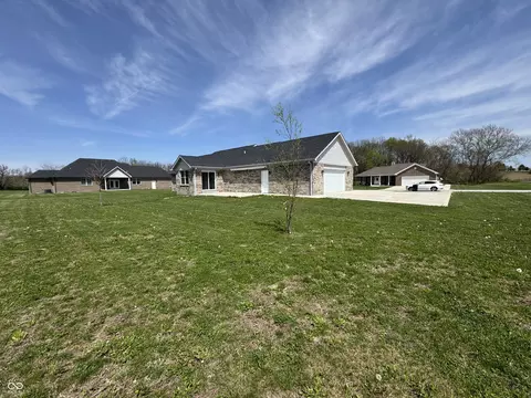 Exterior - 405 Eagle Dr, Covington, IN 47932 photo 2 of 2