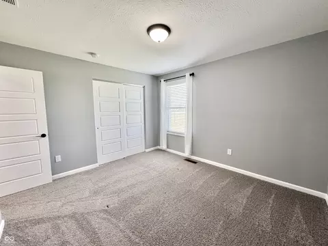 Bedroom - 405 Eagle Dr, Covington, IN 47932 photo 3 of 4