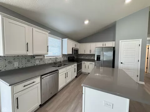 Kitchen - 405 Eagle Dr, Covington, IN 47932 photo 3 of 8