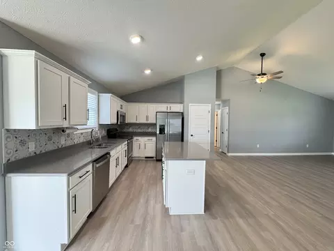 Kitchen - 405 Eagle Dr, Covington, IN 47932 photo 2 of 8