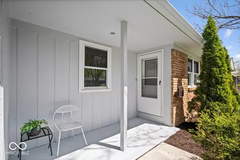 9814 E 17th St, Indianapolis, IN 46229 photo 2