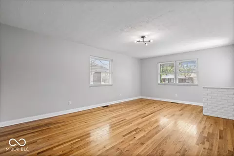 9814 E 17th St, Indianapolis, IN 46229 photo 5