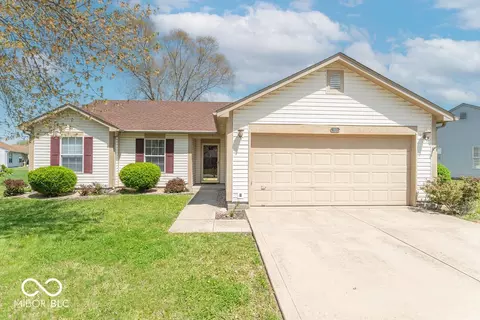 105 Fountain Dr, Mooresville, IN 46158