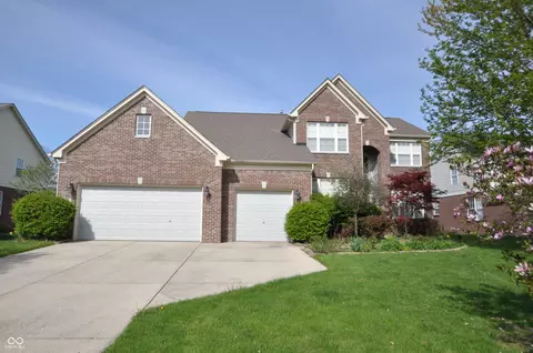 6527 Briarwood Pl, Zionsville, IN 46077