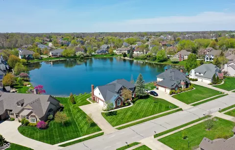 14386 Salem Dr E, Carmel, IN 46033