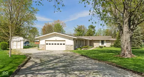 11415 Central Dr E, Carmel, IN 46032