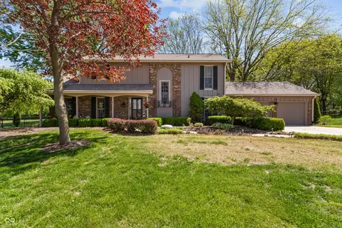 2253 Mullinix Rd, Greenwood, IN 46143