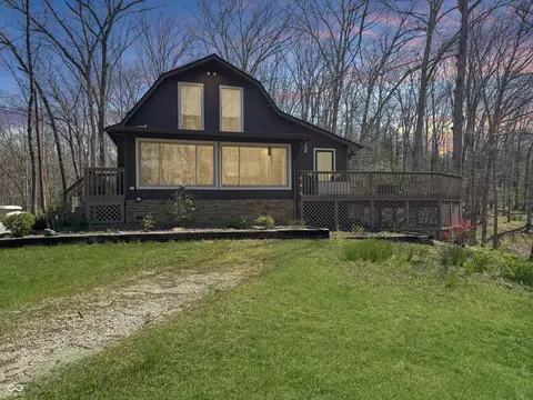 737 Creamer Dr, Nashville, IN 47448