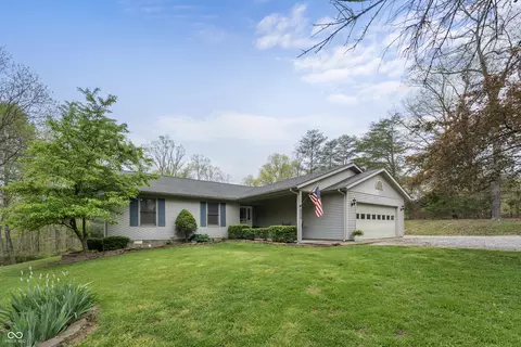 8072 Jonathans Ct, Seymour, IN 47274