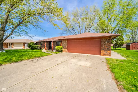 1908 Roundhill Dr, Anderson, IN 46013
