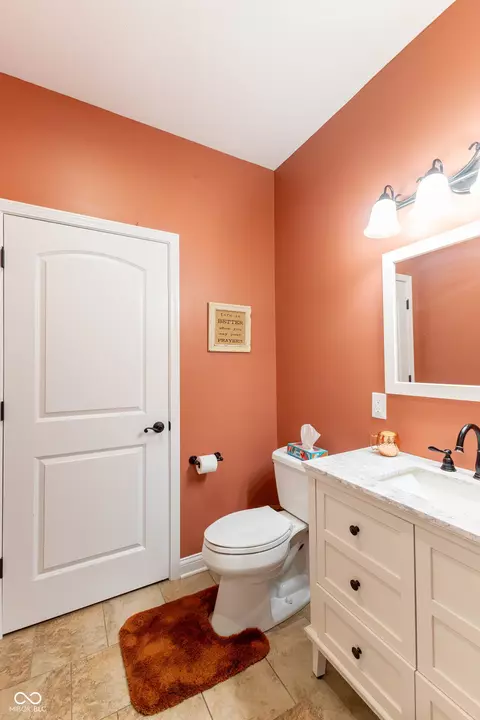 Bath - 8188 Spring Valley Dr, Plainfield, IN 46168 photo 3 of 4