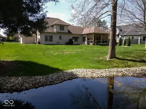 Exterior - 8188 Spring Valley Dr, Plainfield, IN 46168 photo 6 of 6