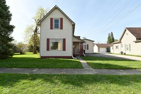 1615 N E St, Elwood, IN 46036