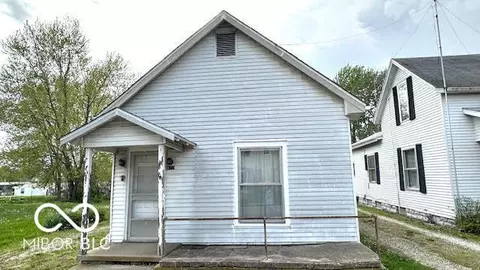 822 Main St, Hope, IN 47246 photo 1