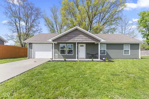 1128 Grassy Meadows Ct, Scottsburg, IN 47170