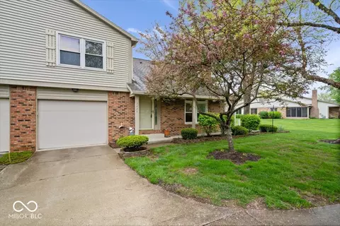 7424 Prairie Lake Dr, Indianapolis, IN 46256