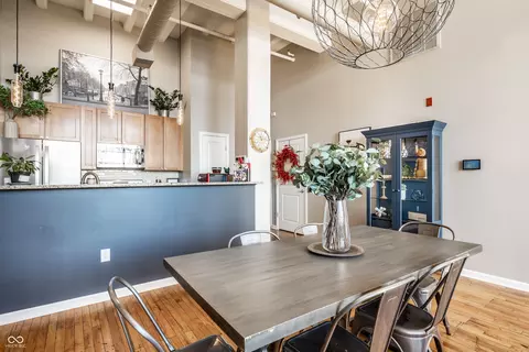 Dining - 624 E Walnut St #46, Indianapolis, IN 46204 photo 1 of 2