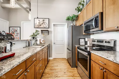 Kitchen - 624 E Walnut St #46, Indianapolis, IN 46204 photo 1 of 5