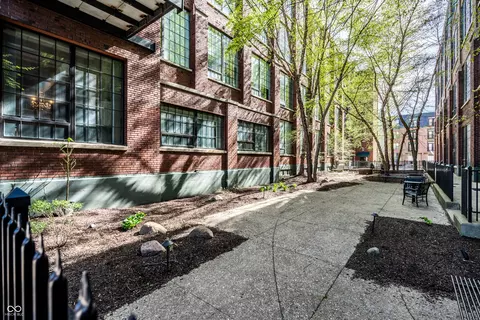 Exterior - 624 E Walnut St #46, Indianapolis, IN 46204 photo 6 of 12