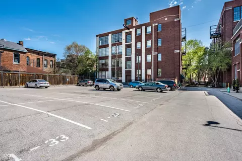 Exterior - 624 E Walnut St #46, Indianapolis, IN 46204 photo 2 of 12