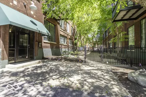 Exterior - 624 E Walnut St #46, Indianapolis, IN 46204 photo 5 of 12