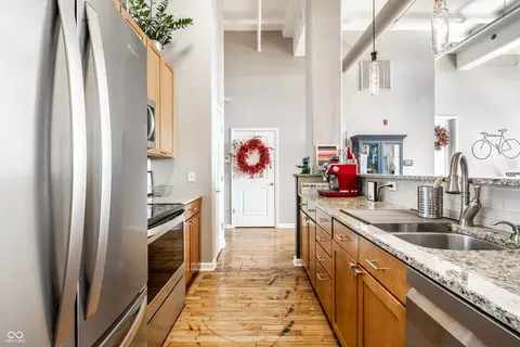 Kitchen - 624 E Walnut St #46, Indianapolis, IN 46204 photo 4 of 5
