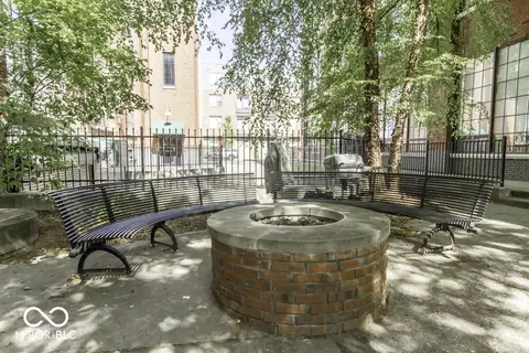 Exterior - 624 E Walnut St #46, Indianapolis, IN 46204 photo 7 of 12