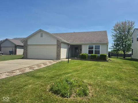 5703 Wood Hollow Dr, Indianapolis, IN 46239