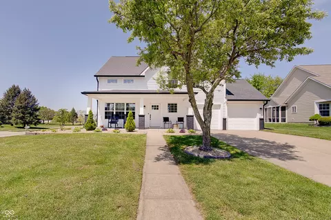 11124 Winterwood Dr, Indianapolis, IN 46235