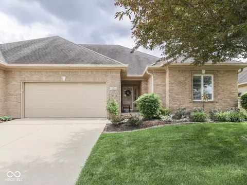 1395 Heron Ridge Blvd, Greenwood, IN 46143
