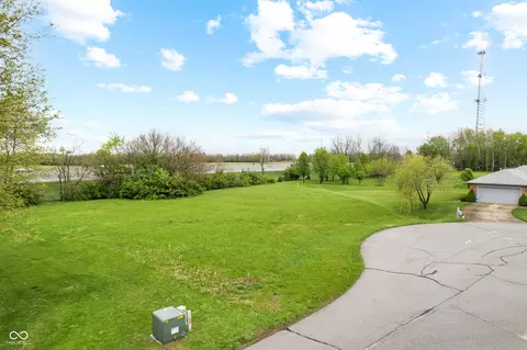 826 Morphis Ln, Greenwood, IN 46142