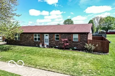 1355 Ash Ct, Martinsville, IN 46151