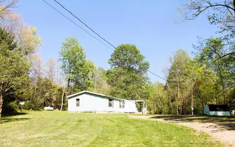9067 Old Haggard Rd, Morgantown, IN 46160