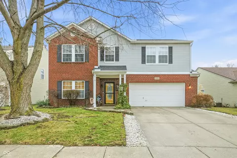 10190 Holly Berry Cir, Fishers, IN 46038