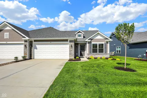 110 Maxim Ct, Cumberland, IN 46229
