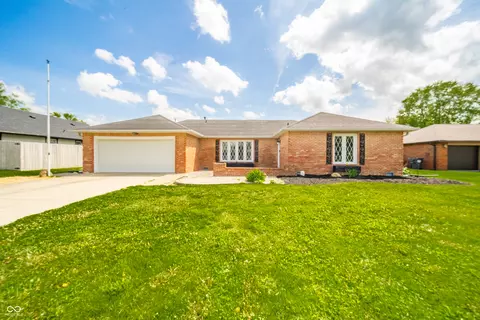 1823 E 44th St, Anderson, IN 46013