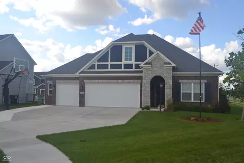 4518 W Meadows Ln, New Palestine, IN 46163