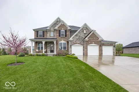 2432 Scarlet Oak Dr, Avon, IN 46123