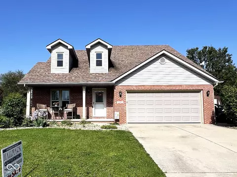 3085 Oakmont Dr, Lapel, IN 46051