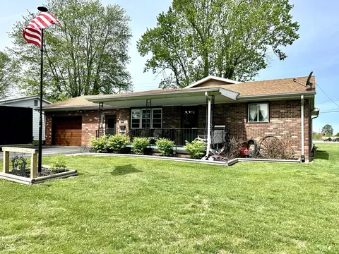 812 W Walnut Dr, Rockville, IN 47872