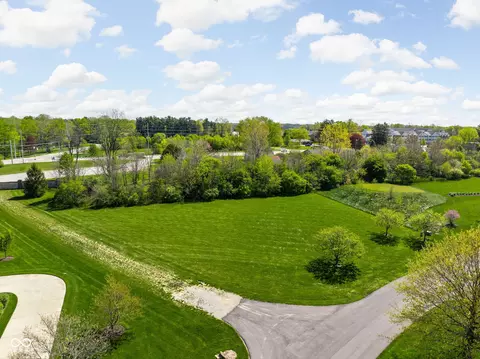 12 Lost Run Ln, Zionsville, IN 46077