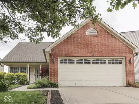 820 Scotch Pine Dr, Greenwood, IN 46143