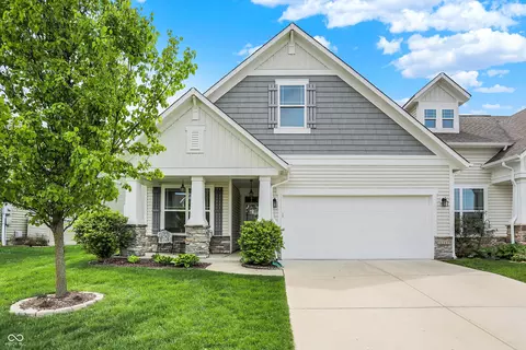6241 Colonial Dr, Whitestown, IN 46075